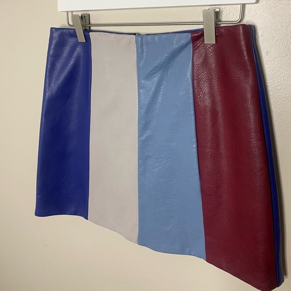 Streetwear Leather Mini Skirt with Whimsical Pattern - Size Large - Picture 3 of 6